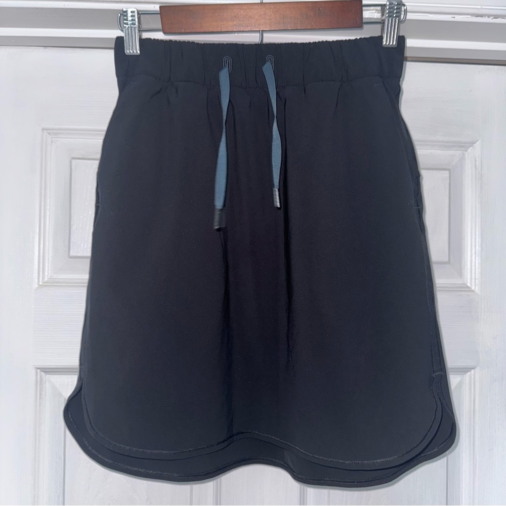 Lululemon On The Fly Black Skirt 6 - Picture 3 of 6